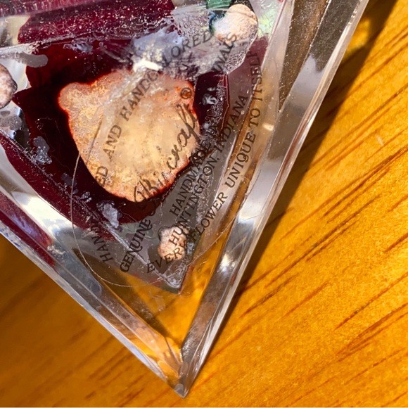 Bircraft Plastic Praying Madonna Lucite Base Hand Carved Red Rose handcrafted - Picture 7 of 12